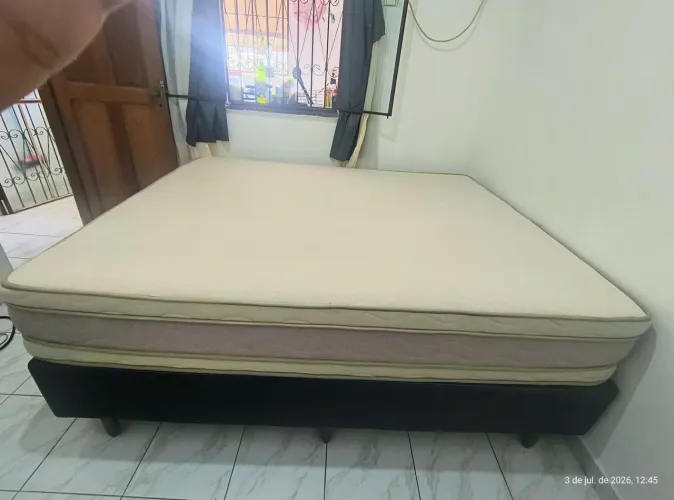 Cama queen Pelmex portinari bege.