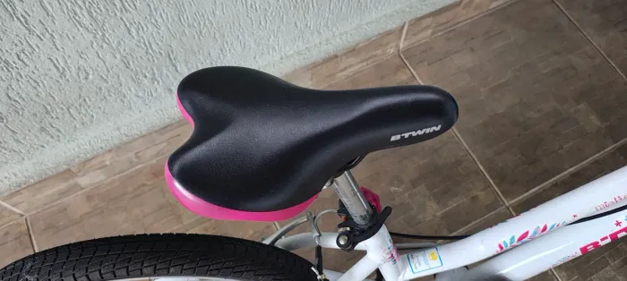 Bike aro 20 muito nova