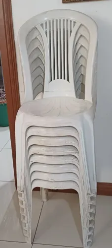 Cadeiras( 8 cadeiras) plastico
