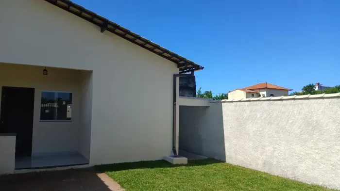 Linda casa a uma rua da praia Saquarema - Rj !!!