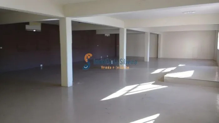 Prédio comercial, região nordeste de BH
