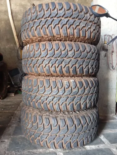 Pneus 33/12.5/15
