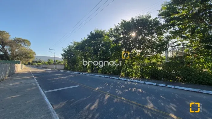 Chácara, 7.200m2, com saída para o Rio Ratones, Bairro Ratones em Florianópolis