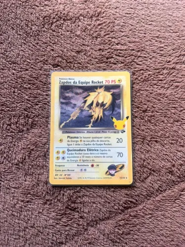 Carta Zapdos Celebrações DE POKEMON TCG