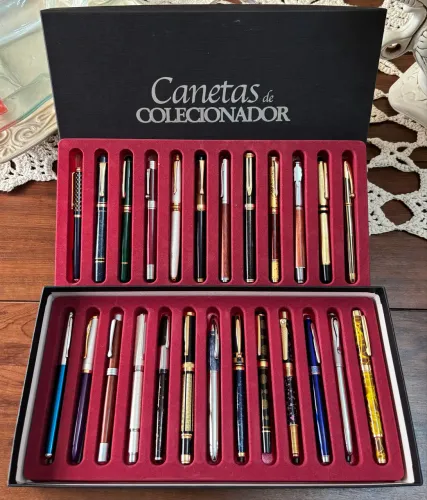 Caixa com 24 canetas ?Canetas de Colecionador? marca Salvat nunca usadas 1ª caixa