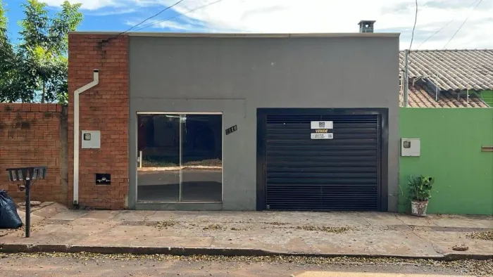 Casa Térrea com Salão Comercial