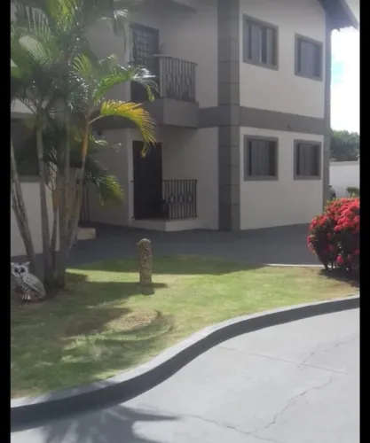 Apartamento 2 quartos com sacada e garagem - Condomínio incluso 