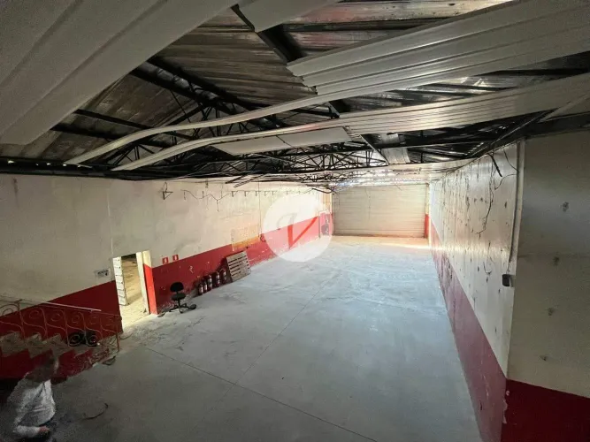 Galpão Comercial de 280 m² em Avenida Tradicional do Setor Automotivo de Santo André