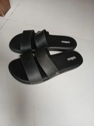 chinelo melissa duas tiras preto