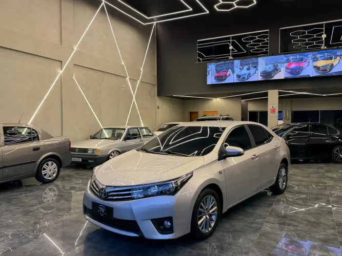 Toyota Corolla Altis 2.0 Flex 16V Aut. 2015