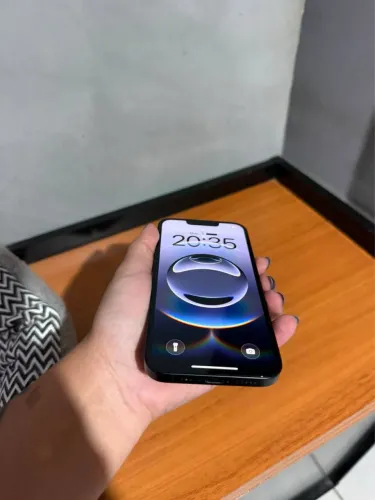 iPhone 16e