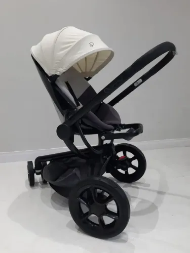 Carrinho de bebê Quinny