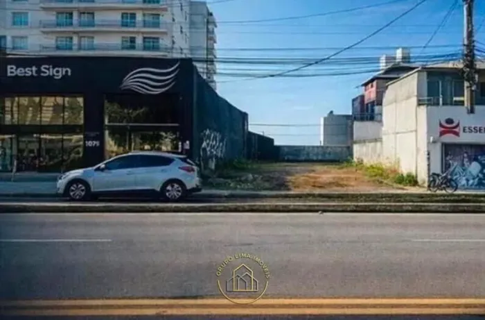 Terreno Comercial e Residencial à Venda na Praia Campista, Macaé/RJ