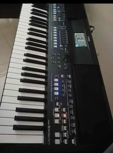 Teclado yamaha sx600