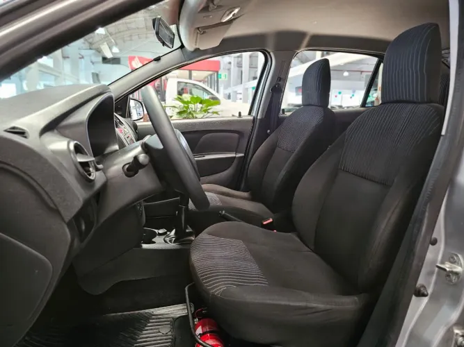 Renault Logan Authentique Hi-flex 1.0 16V 4P 2015