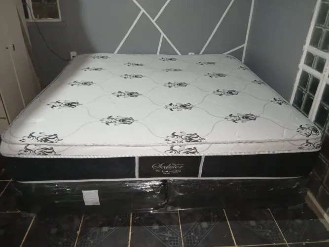 Cama super King Duas bases e colchão de molas ensacadas, higienizada tuda limpinha