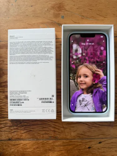 iPhone 13 branco perolado