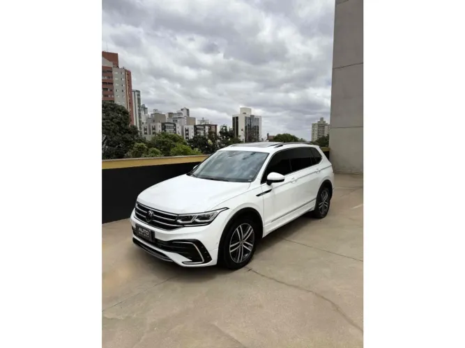 Volkswagen Tiguan Allspac R-line 300 TSI 2.0 2024