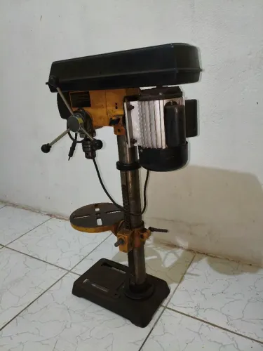 Furadeira de bancada FERRARI