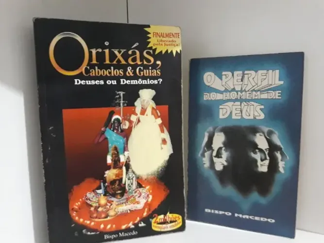 Coleção IURD Orixás, Caboclos e Guias, O Perfil do homem de Deus e outros - São 7 Livros