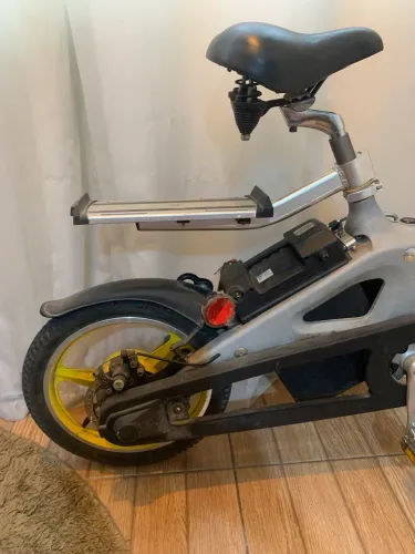 Bicicleta elétrica dobrável