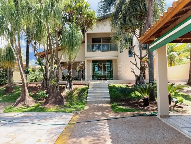 Casa com 3 dormitórios e piscina para locação no Royal Park