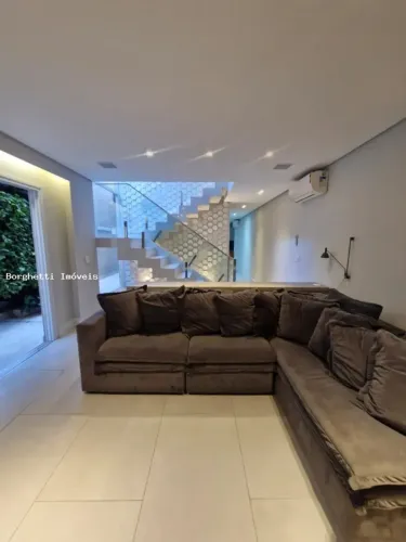Casa para alugar na região da Vila Sônia com 3 suítes 2 vagas e 140 metros