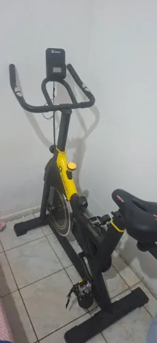 Bike spinning magnetica, semi nova pouco tempo de uso
