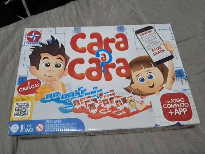 Jogo cara-a-cara da estrela