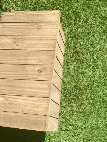Casa de madeira. Para cães 