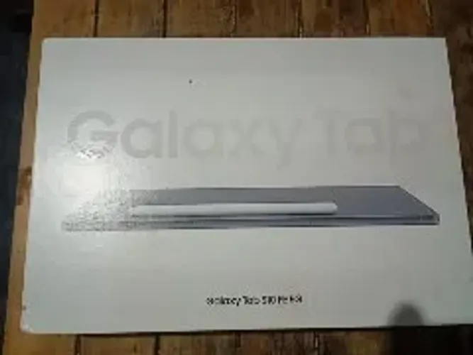 Vendo Tablet Samsung s10 FE 5G excelente estado.