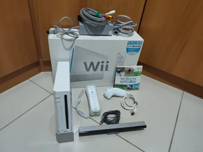 Nintendo Wii completo, impecável, na caixa e desbloqueado 