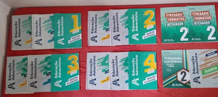 Livros do 2 ano Médio Escola Adventista 