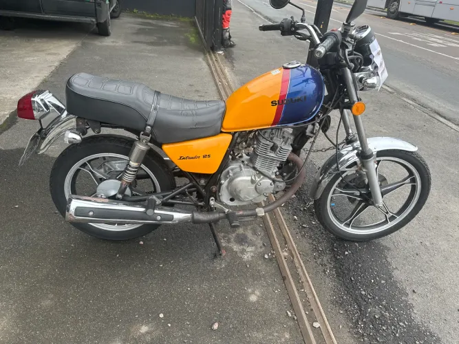 Moto em ótimo estado 