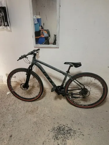 Bicicleta gti cinza