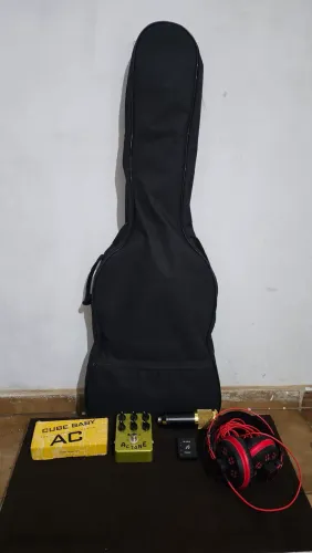 KIT COMPLETO GUITARRA KONIG + PEDAIS + PEDALBOARD + ACESSÓRIOS