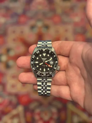 Seiko 5 Sports GMT Bruce Wayne