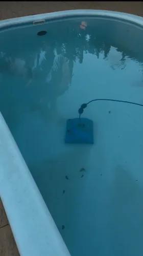 Robô aspirador para piscina