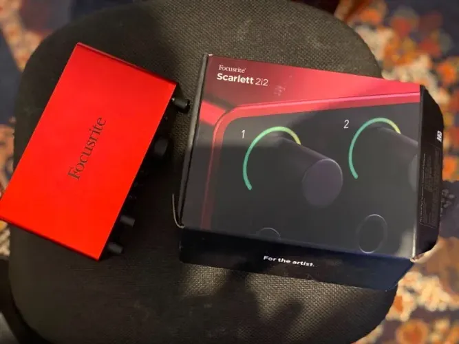 Interface De Áudio Focusrite Scarlett 2i2 Usb-c 4a Geração