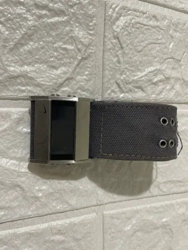 Vendo relatório Nike original sem bateria 