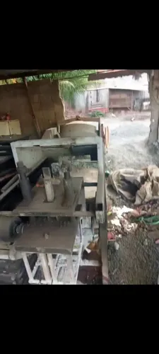 Máquina de bloco com betoneira