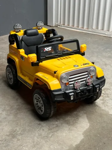 Carrinho Elétrico Infantil Estilo Jeep - Usado