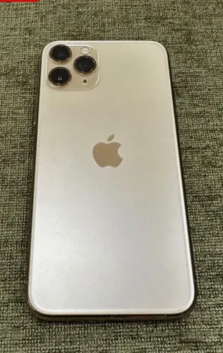 Vendo iPhone 11 pro Max R$ 900 reais !