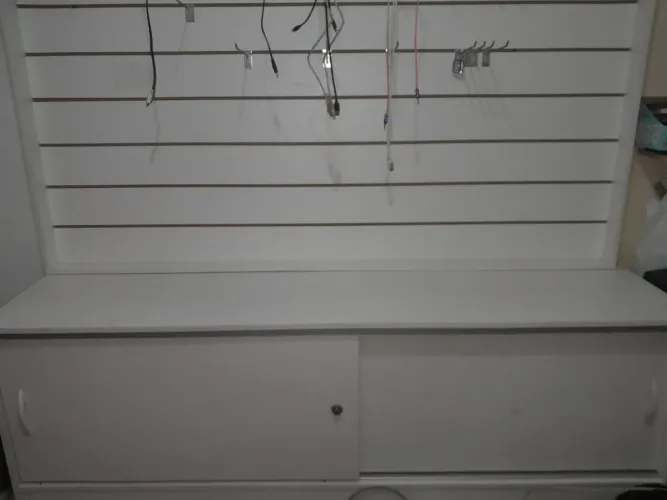 Venfo esse mostruário de MDF completo com os gancho de ferro