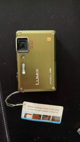 CAMERA LUMIX 12MP BOM ESTADO RESISTENTE E RESPINGO
