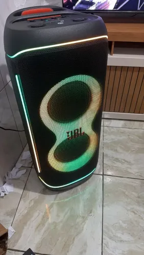 Vendo uma caixa jbl720,produto novo sem uso potência 800wats,me liga ou chama *