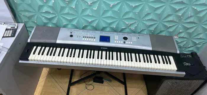 Teclado yamaha DGX520