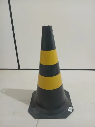 Cone de Sinalização Preto e Amarelo - Pequeno - Excelente Estado - 50cm