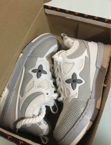 Vendo tênis feminino