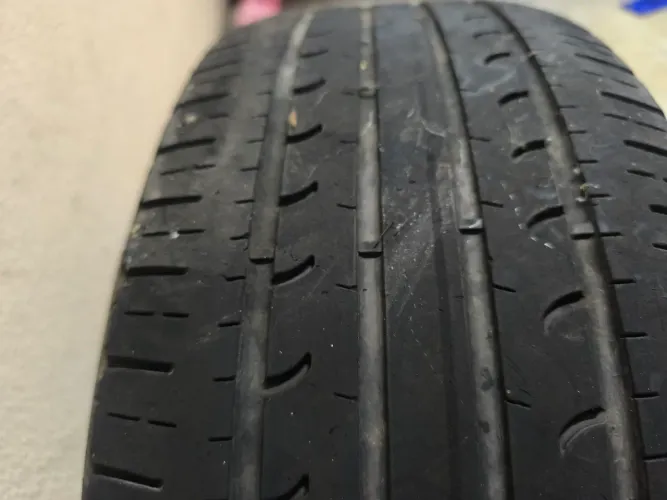 Pneu 215/55/R17